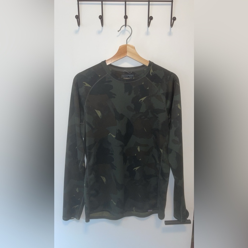 Patagonia Men’s Base Layer *Medium* Camo
